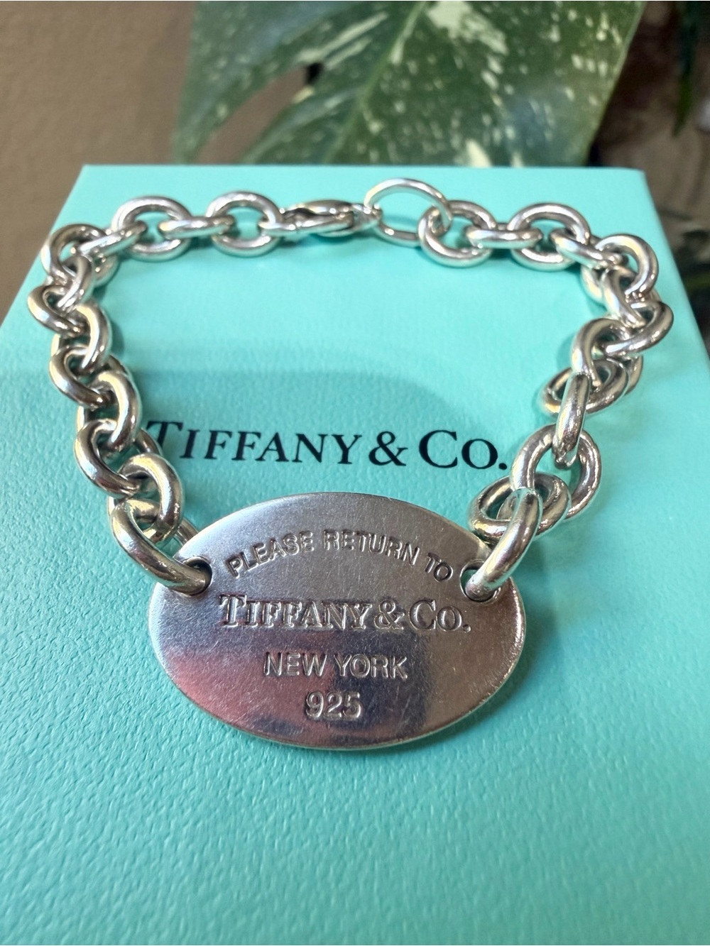 ❤️ Tiffany & Co. Oval Tag Charm Bracelet